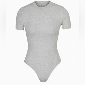 Skims tshirt bodysuit
